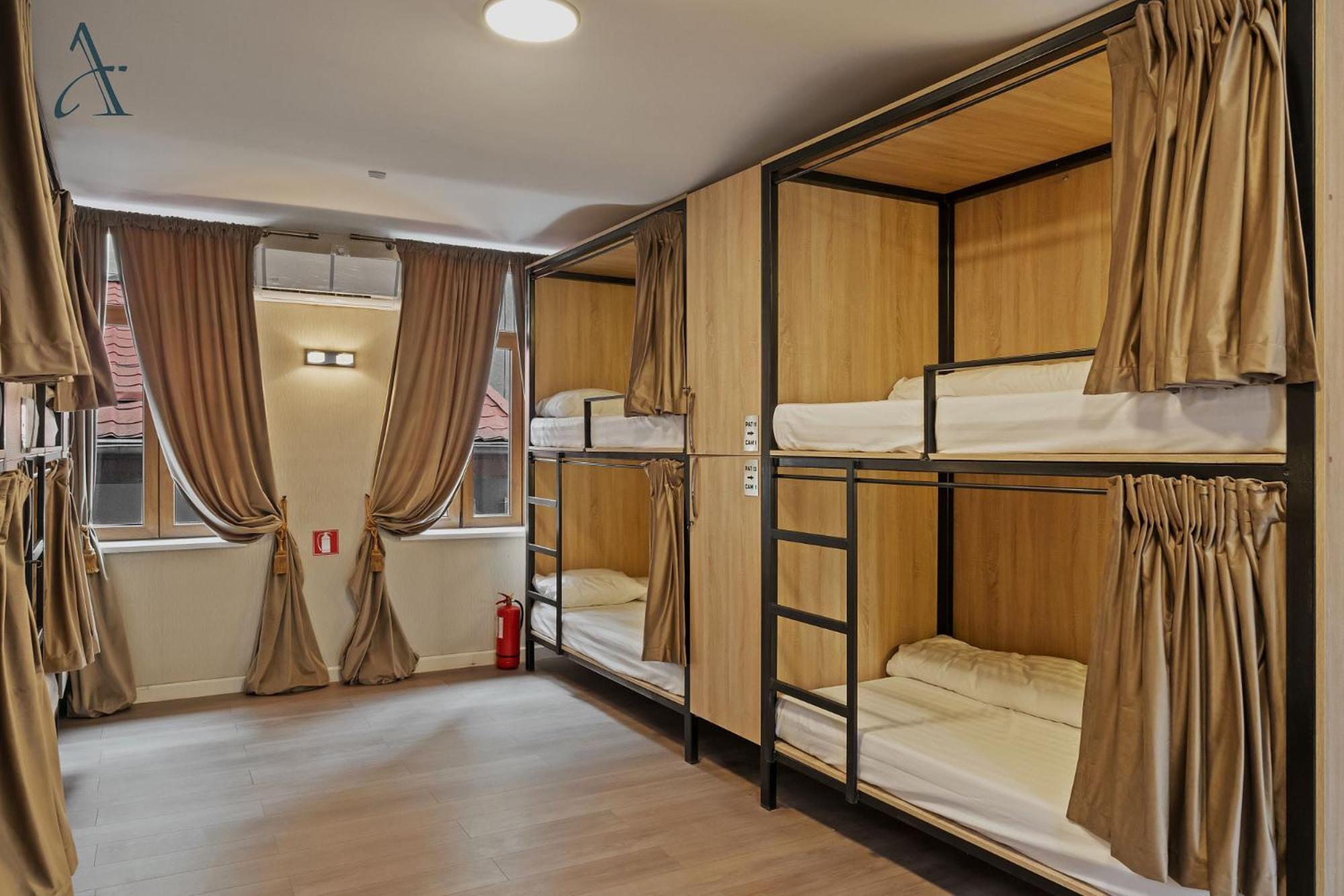 Ramana Garden Hostel - Self-Service Accommodation Bucharest Exterior photo